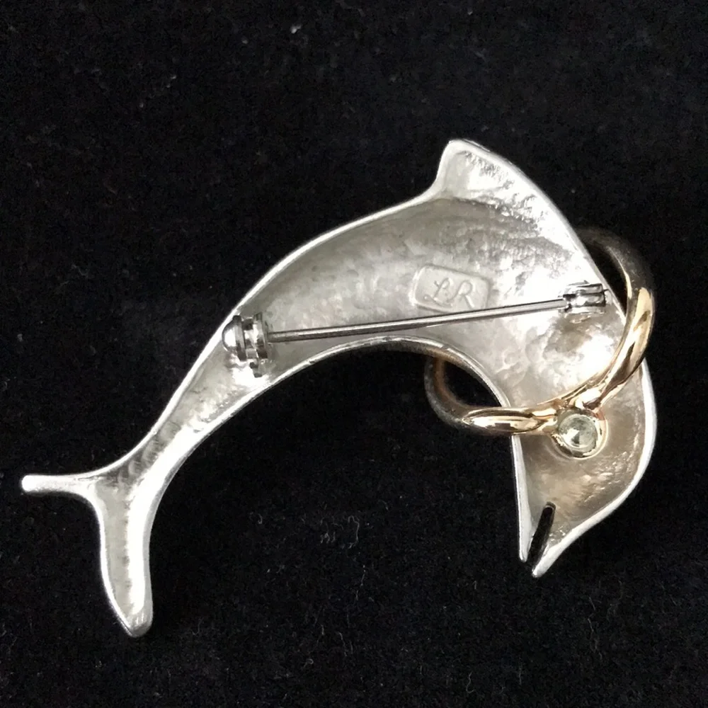 VINTAGE LADY REMINGTON GOLD AND SILVER TONE DOLPHIN BROOCH - Picture 4 of 9